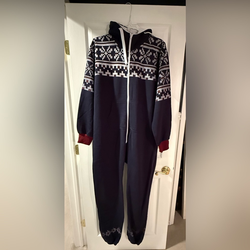 Crace Navy Blue Patterned Men’s Lounge/ Sleep / Cozy wear with hood.